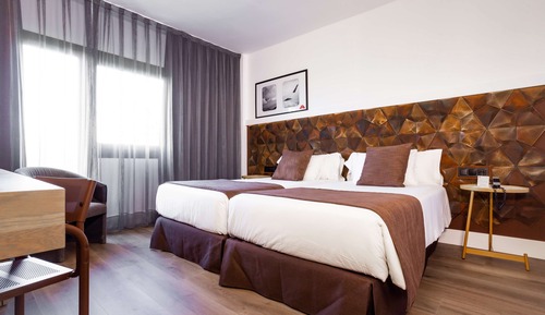 Standard Room, 1 King Bed, Non Smoking (Converts to 2 Twin Beds)