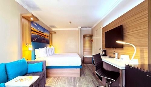 Room, 1 King Bed, Accessible, Non Smoking (Mobility/Hearing Impaired)