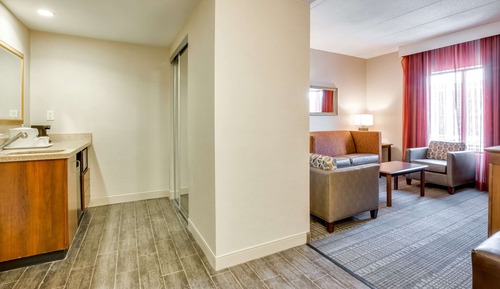 1 Bedroom King Suite w/Sofabed