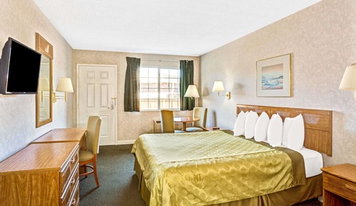 Room, 1 Queen Bed, Smoking