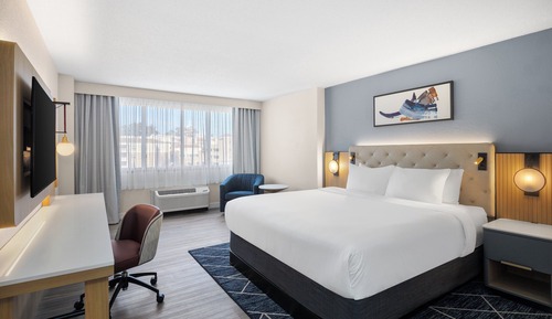 Suite, 1 King Bed (Communication, Transfer Shower)