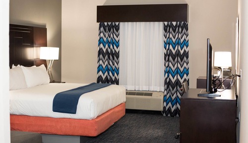 Suite, 1 King Bed, Mobility Accessible (Accessible Tub)