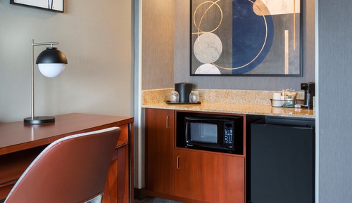Suite, 1 Bedroom (Mobility/Hearing Accessible, Tub)