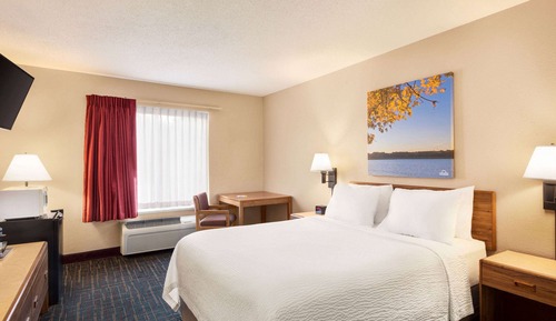 Standard Room, 1 Queen Bed