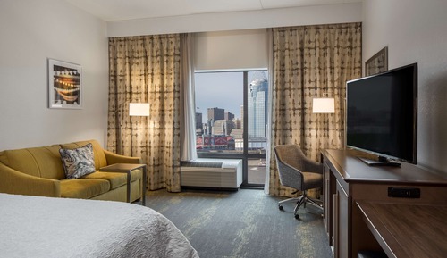 Room, 1 King Bed, City View