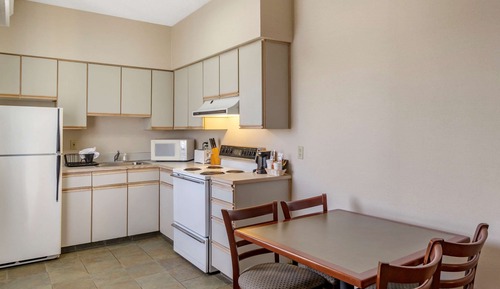 Suite, 1 King Bed, Accessible, Non Smoking