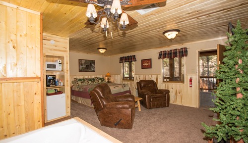 Lodge 7, Jetted Tub