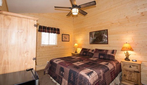 Lodge 10, Jetted Tub