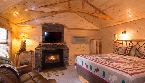 Cabin 15, Romantic Studio