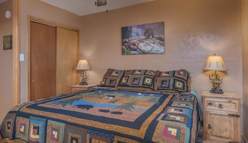 Lodge 1, Jetted Tub
