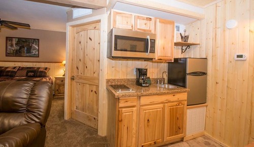 Lodge 2, Jetted Tub