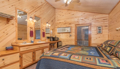 Lodge 9, Jetted Tub