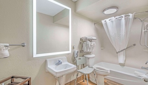 Room, 2 Queen Beds, Accessible, Non Smoking