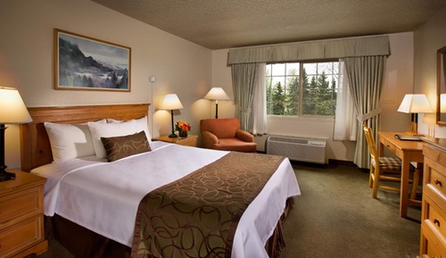Deluxe Room, 1 Queen Bed, Non Smoking, Private Bathroom (Coast Queen)