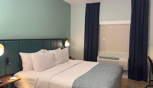 Suite, 1 King Bed, Non Smoking