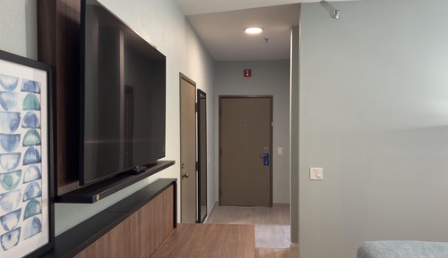 Room, 1 King Bed, Mobility Accessible, Non Smoking (Hearing, Tub W/Grab Bars)