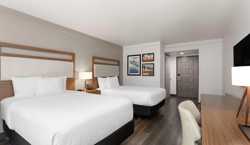 Deluxe Room, 2 Double Beds, Non Smoking, Pool View