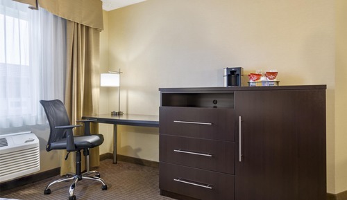 Standard Room, 1 King Bed, Non Smoking, Refrigerator
