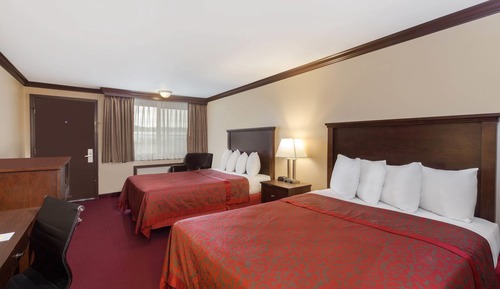 Deluxe Room, 2 Queen Beds, Non Smoking