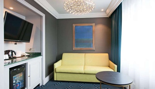 Family Room (Four | Superior)