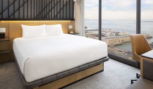 Room, 1 King Bed (Ferry View)