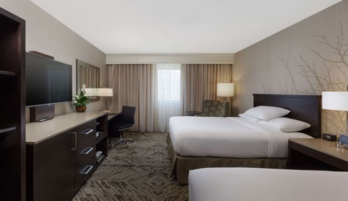 Room, 2 Queen Beds, Accessible (Roll-in Shower)