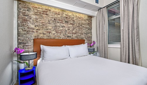 Deluxe Room, 1 King Bed