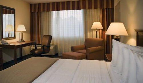 Basic Room, 1 Queen Bed, Non Smoking
