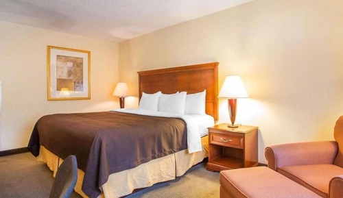 Standard Single Room, 1 King Bed, Non Smoking, Bathtub