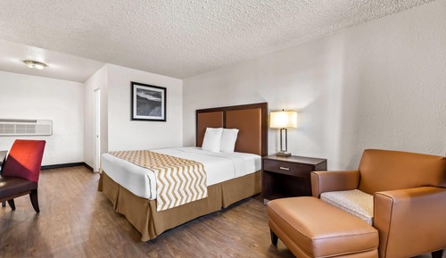 Standard Room, 1 King Bed