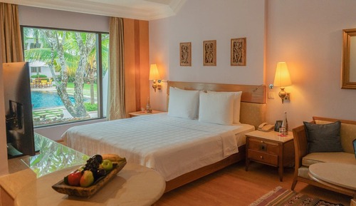 Deluxe Room, Pool View