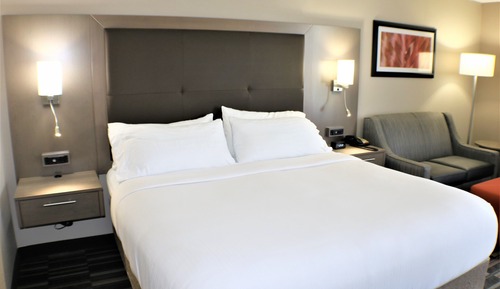 Standard Room, 1 King Bed (LEISURE)