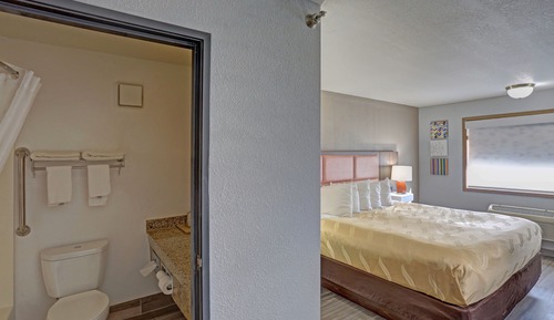 Standard Room, 1 King Bed, Non Smoking