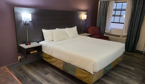 Deluxe Room, 1 King Bed