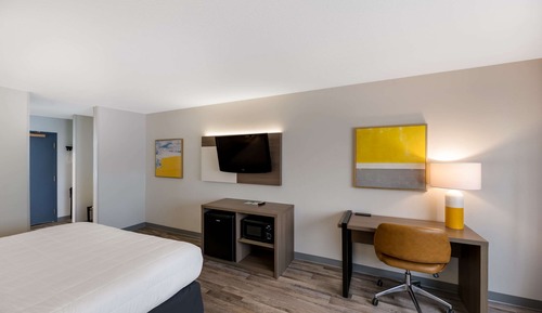 Standard Room, 1 King Bed, Non Smoking