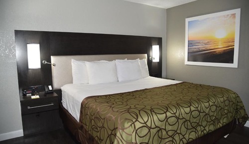 Standard Room, 1 King Bed, Smoking