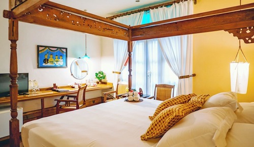 Zamrud Suite
