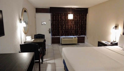 Standard Room, 1 Queen Bed, Non Smoking