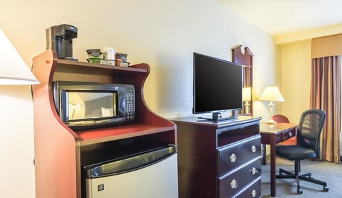 Standard Room, 2 Queen Beds, Non Smoking