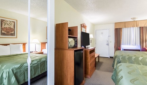Exterior Room, 2 Queen Beds, Non Smoking (Pet Friendly)