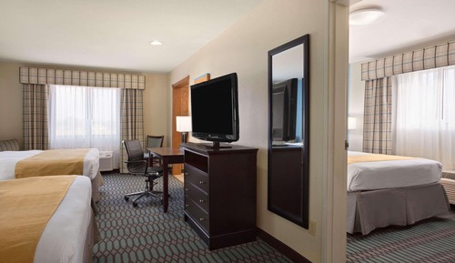 Suite, 1 King Bed, Non Smoking, Kitchenette (1 Bedroom)