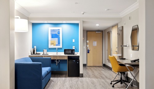 Suite, 1 King Bed, Accessible Bathtub (Communications, Mobility)