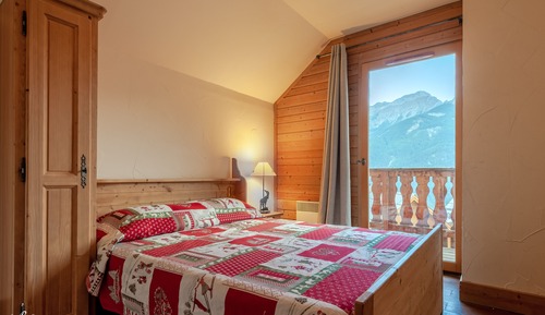 Chalet, 2 Bedrooms, Valley View (6)