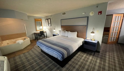 Suite, 1 King Bed, Non Smoking (One-Bedroom Suite)