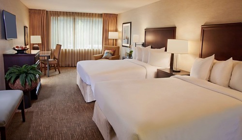 Standard Room, 2 Queen Beds, Accessible, Bathtub