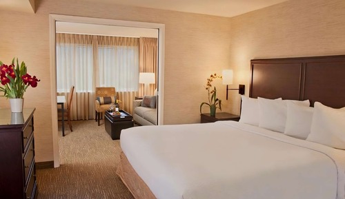 Suite, 1 King Bed, Non Smoking (with Sofabed)