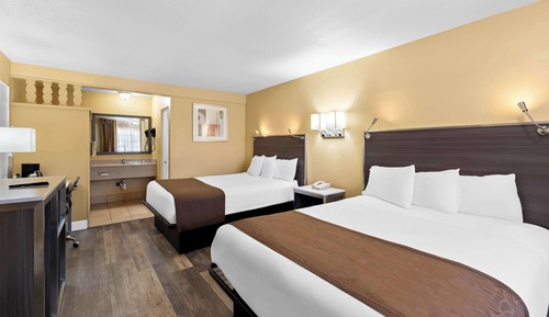 Room, 2 Queen Beds, Non Smoking