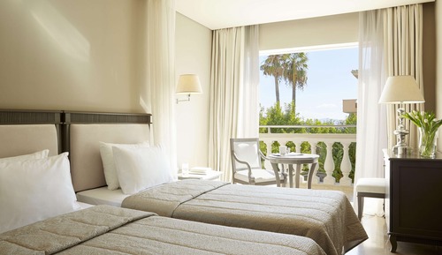 Deluxe Room Land View