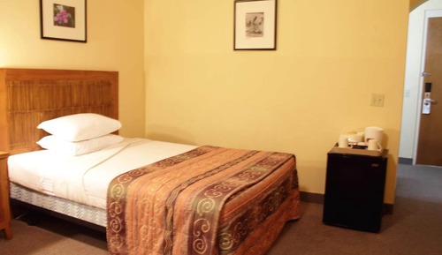 Twin Room (Taupou)