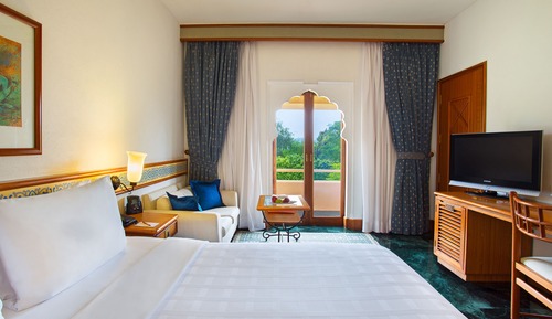 Deluxe Room, 1 King Bed, Garden View